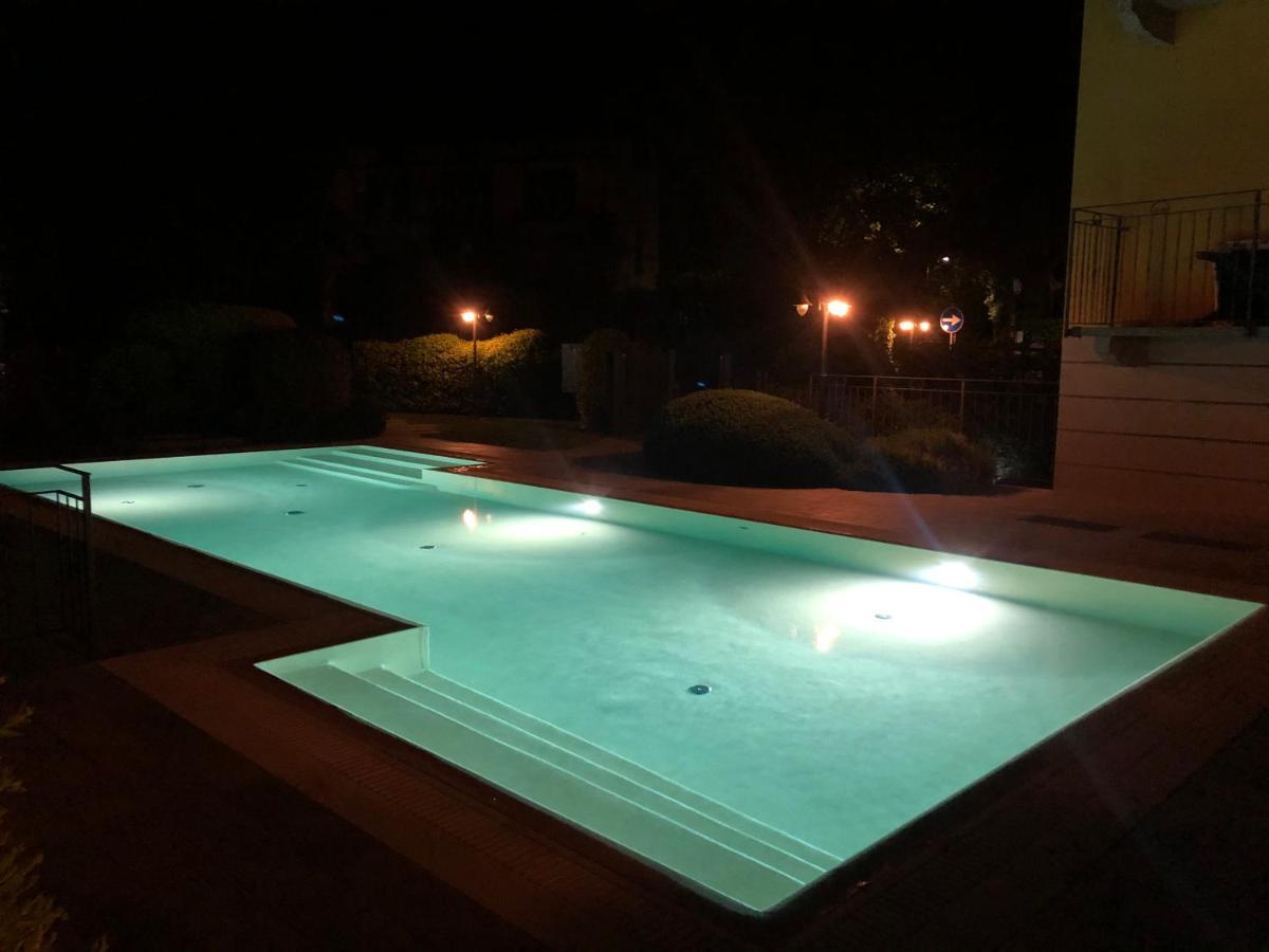 Bellagio Love Apartment Pool Near Lake Free Parking Exterior foto